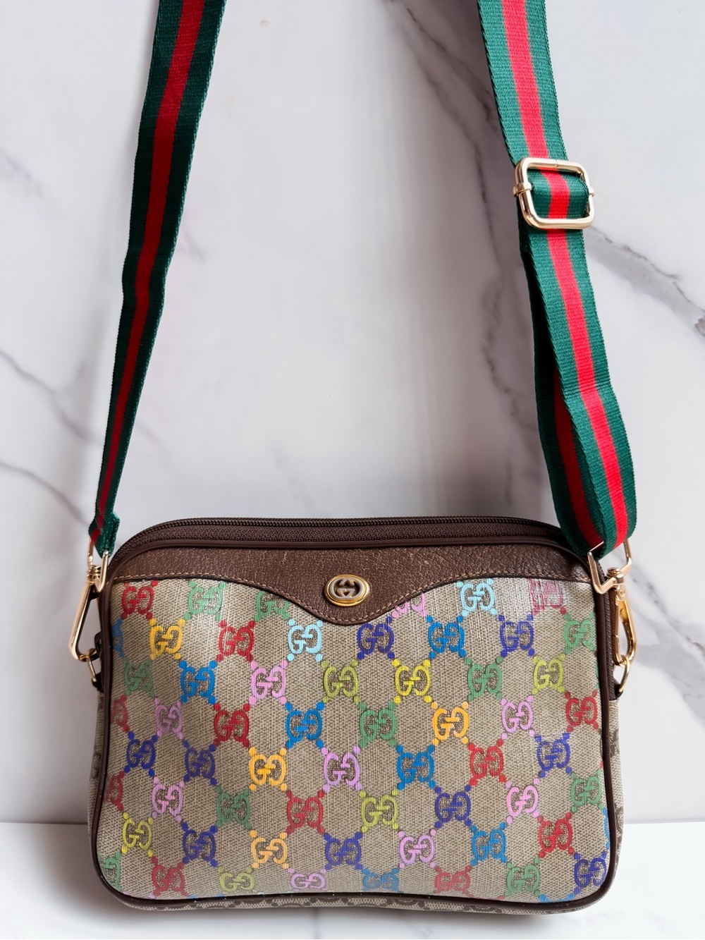 Authentic Gucci Guccissima Clutch as Crossbody ❤️💚